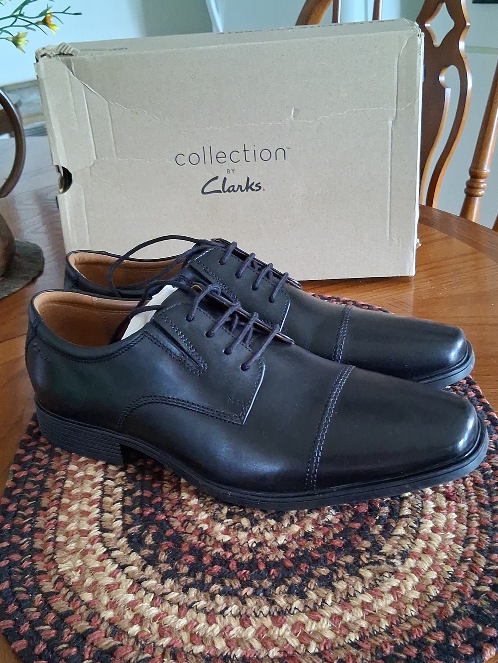 Clarks Men's Black Leather Cap-Toe Oxfords Sz. 9.5 W - Picture 1 of 6